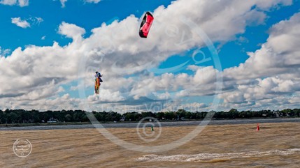 20161005_2659_kite-surfer.jpg